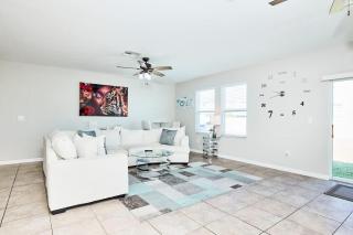GoldStar Luxury Home - Ruskin - 8