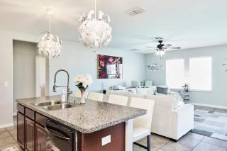GoldStar Luxury Home - Ruskin - 4
