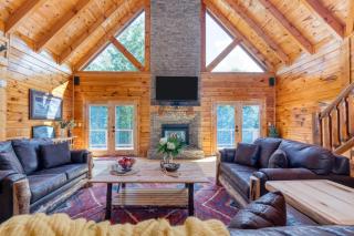 Big Bear Cove by AvantStay Hot Tub Game Room Fireplace Smoky Mtn Views - 5