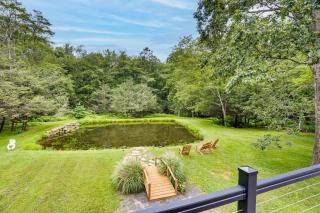 Pennsylvania Cabin Hideaway Hot Tub and Deck! - 1