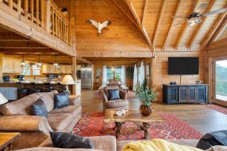 2 Homes in Big Bear by AvantStay Sleeps 26, Theater Room, Game Room, Hot Tub, Smoky Mountain Views - 2