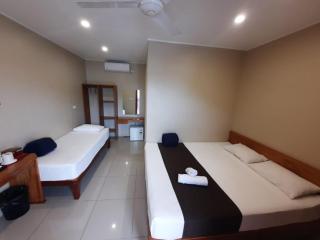 Dateline Hotel - - 0