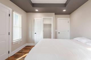 Brand new house 3 floors 8 bedrooms - - 6