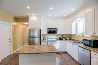 Hope's Happy Suite - Nanaimo - 6
