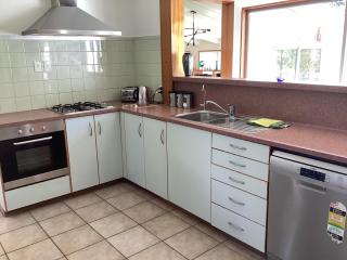 Private Spacious family home with pool - - 2