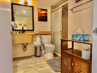 Waikiki Beach Experience! Luxury OceanView Suite! - Honolulu - 2