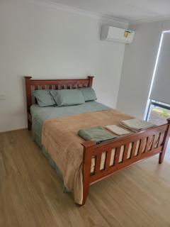 Spacious Karnup Home with 4 Bedrooms Modern Kitchen & Private Parking - 7