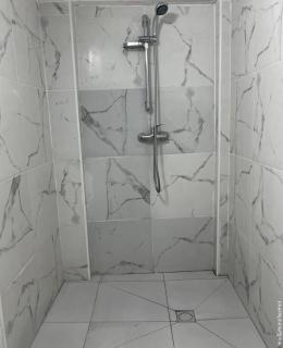 Moderne, hypercentre, piscine, parking à cayenne ,proche commodités - 2