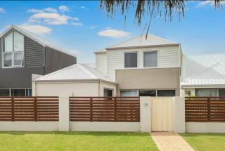 Geographe Marina Retreat- WIFI, Bikes and Kayaks - 2