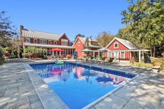 5BR Oasis wtih Pool, spa and sports court - 0