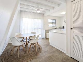 Central Bargara Beach Bungalow by UG - Bargara - 4