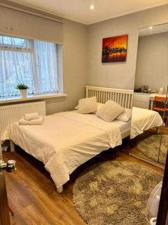 Hathaway guest room - Greenford - 4