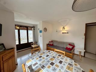 Appartement cosy avec balcon et vue sur parc - FR-1-515-230 - 9