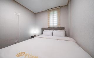 Peanut Hotel Myeongdong - 2