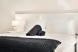 Ocean Whispers - Absolute beach front apartment - 5