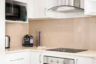 Ocean Whispers - Absolute beach front apartment - 4