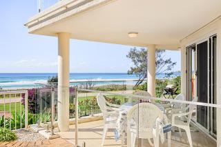 Ocean Whispers - Absolute beach front apartment - 0