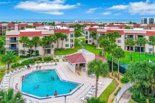 Third Floor Condo with Shared Pool, Free WiFi, Central AC, & Shared Tennis - 9