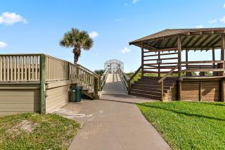 Renovated, ground-floor condo at oceanfront complex with pool - steps to beach - 7