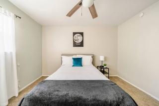 Modern 2BR Galleria Apt, Near NRG, Downtown, Pool, Free Parking - Houston - 8