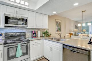 Freedom By The Sea II with ocean views, 2 pools, tennis & gym - steps to beach - 5