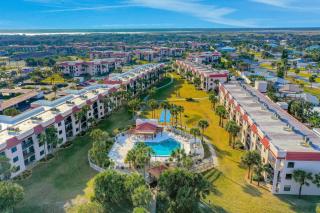 Freedom By The Sea II with ocean views, 2 pools, tennis & gym - steps to beach - 8