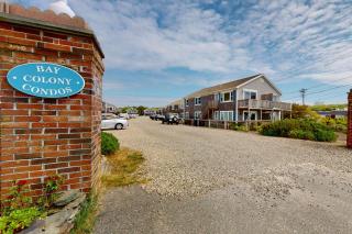 Bay Colony Breeze - 1