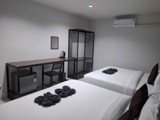 Station Hotel - - 4