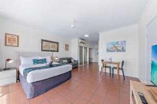 OCEAN VIEWS 10A - 6