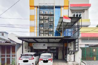 RedDoorz at Rejoss Lux Medan - Medan - 9