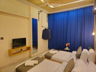 Eynn Aparthotels - Service Apartments x Gulistan-e-Johar Block 16 - 1