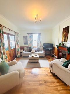 3-Bedroom Blue Mountains Hideaway in Central Katoomba - Katoomba - 8