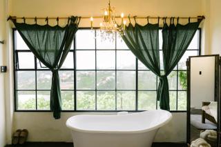 Sunset view w private bathtub - 4