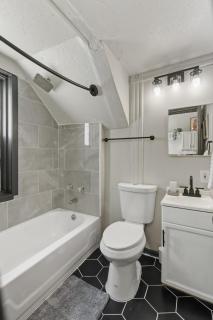 2BD Flat Near Cherokee Arts with Game Room vibes! - 5