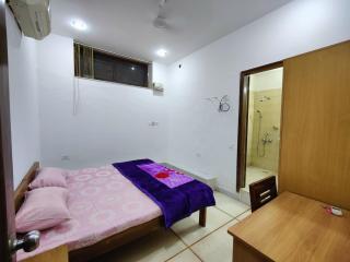 Hometown Stays - Gurgaon - 1