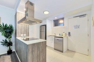 Stylish 1-Bed Darwin City Stay with Balcony Views - Darwin - 8