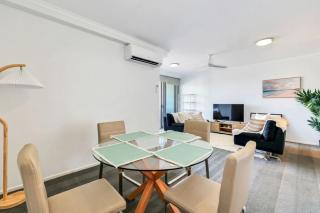 Stylish 1-Bed Darwin City Stay with Balcony Views - Darwin - 2