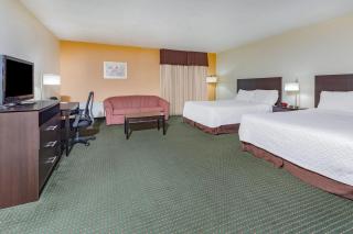 Travelodge by Wyndham Bracebridge - 2