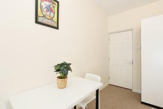 Comfort & Convenience in Bath! - 5