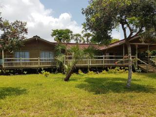 Cliffside Amani Wooden Villa with Stunning Ocean Views for an Authentic Tanzanian Escape - 8