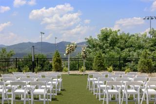 Embassy Suites By Hilton Pigeon Forge Resort - 8