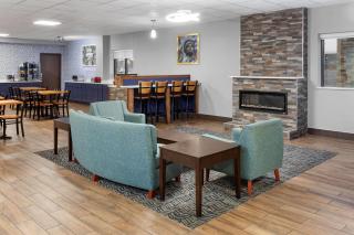 AmericInn & Suites by Wyndham Baraboo Event Center - Baraboo - 5