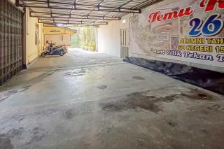 WILUDJENG Guest House near Alun Alun Sragen Mitra RedDoorz - Sragen - 2