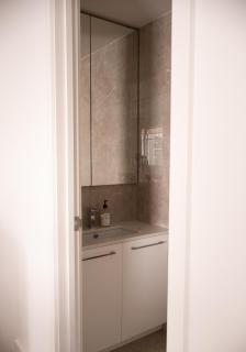 Stylish 3-Bedroom in the Heart of South Yarra - 8