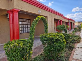 Lormasol Mews Guesthouse - Serowe - 0