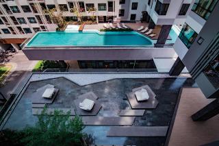 Sea View 2 Bed Room Rare Find Great Location - 3