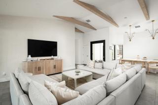 The MYAH by Porter NEWLY REMODELED Enjoy the Pool Firepit Luxury - 2