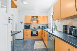 Yew Croft Avenue - 8