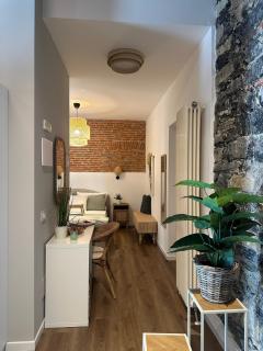 Urban Chic Apartment White - 2