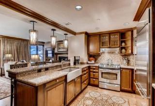 Luxury 3 Bedroom Mountain Vacation Rental In The Heart Of Lionshead Village In Vail - 9